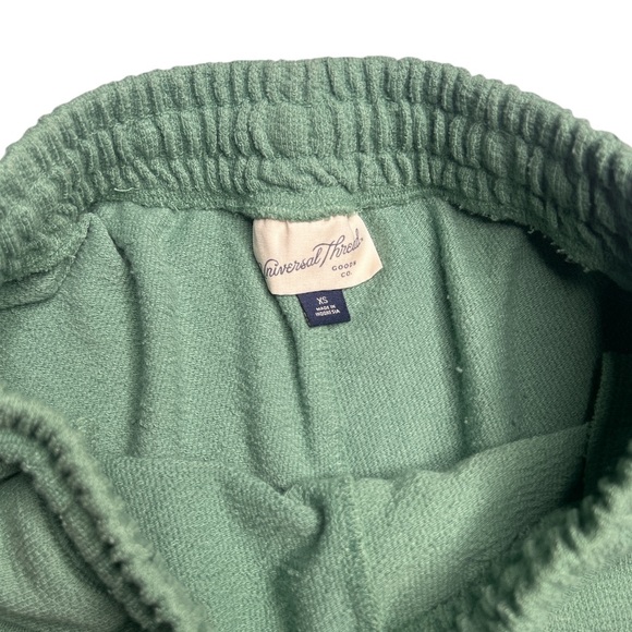 Universal Thread Draw String Shorts - Picture 2 of 4